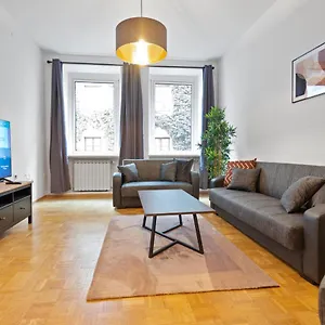 Flatista Homes - Old Town Germany